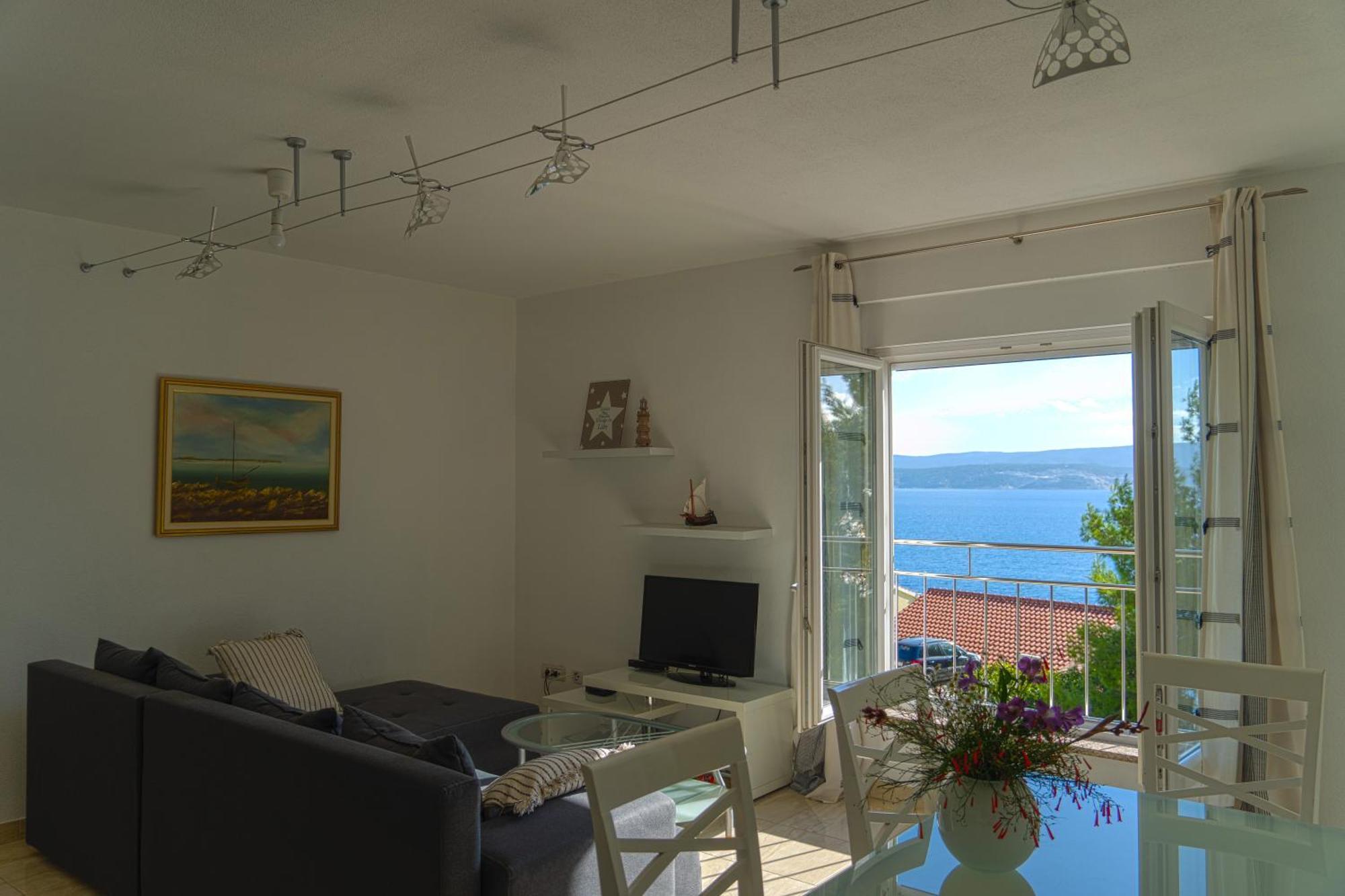 Apartments Sara & Nina Omis Exterior photo